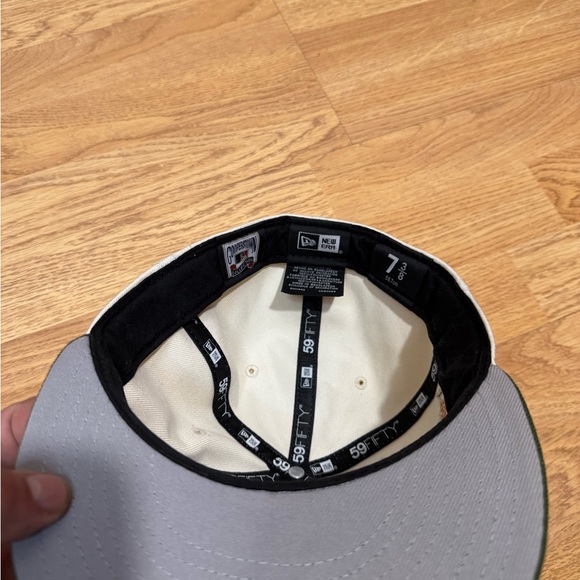 MLB Cream and Green Star Hat - Picture 5 of 5